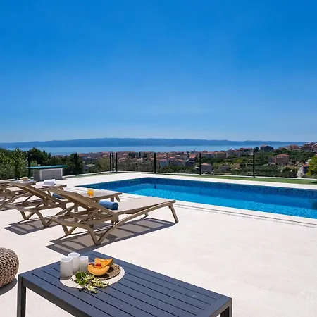 New! Seaview Mare: Your Perfect Coastal Getaway *