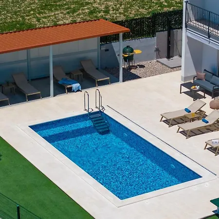 Villa New! Seaview Mare: Your Perfect Coastal Getaway *