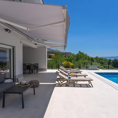 New! Seaview Mare: Your Perfect Coastal Getaway Вілла *