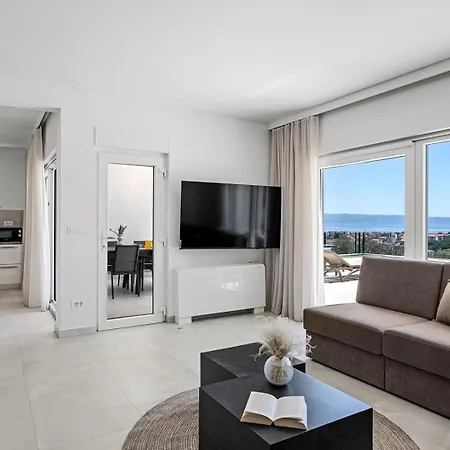 New! Seaview Mare: Your Perfect Coastal Getaway Вілла Спліт