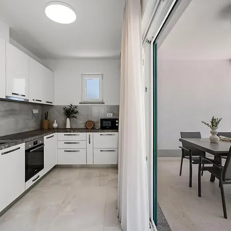 New! Seaview Mare: Your Perfect Coastal Getaway * Спліт