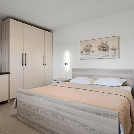 New! Seaview Mare: Your Perfect Coastal Getaway