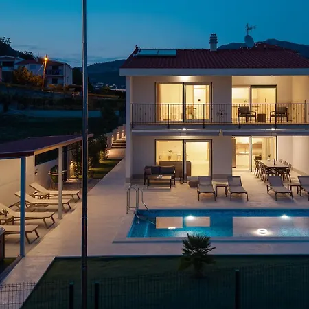 Вілла New! Seaview Mare: Your Perfect Coastal Getaway