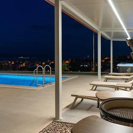 Вілла New! Seaview Mare: Your Perfect Coastal Getaway Спліт