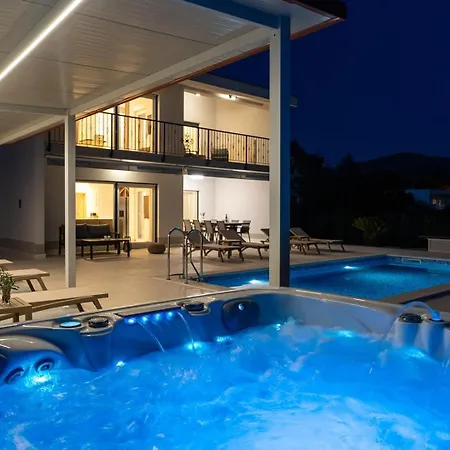 New! Seaview Mare: Your Perfect Coastal Getaway Villa Spalato