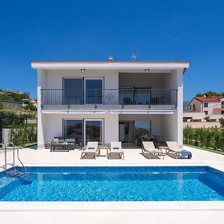 New! Seaview Mare: Your Perfect Coastal Getaway * Спліт