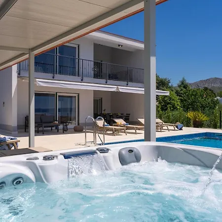 New! Seaview Mare: Your Perfect Coastal Getaway